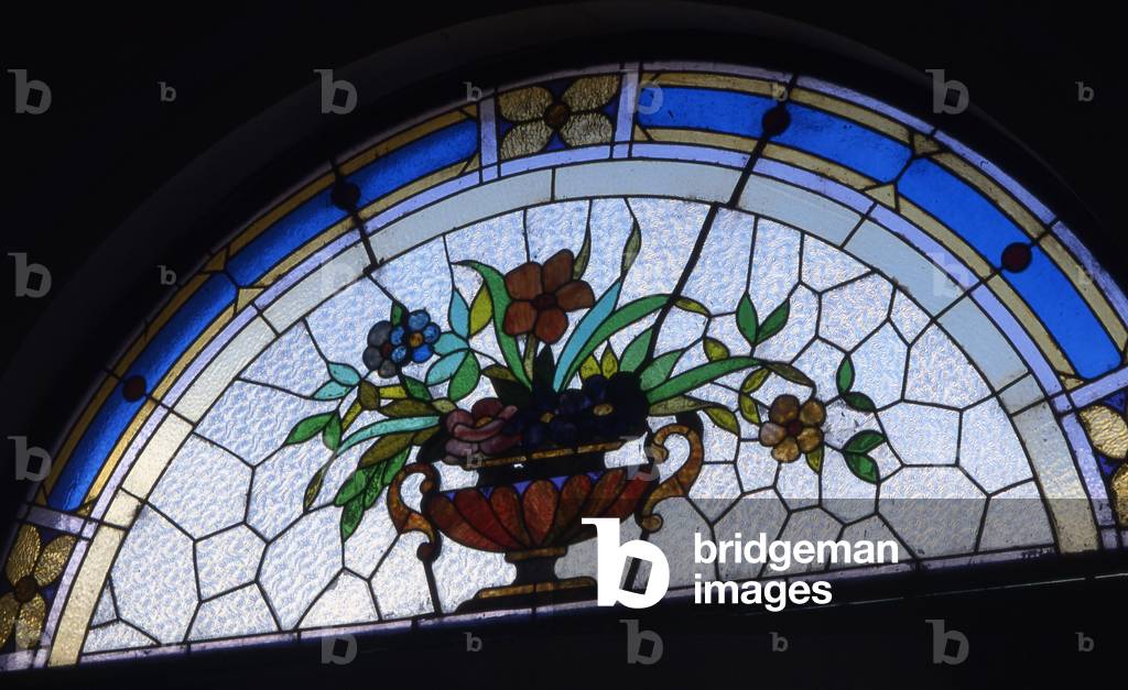 Colonial window (stained glass)