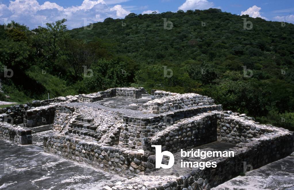 Residential complex at Xochicalco, Morelos state, Mexico, 650-900 AD (photo)