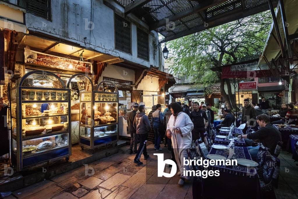 Street food in Fez el Bali, Morocco (photo)