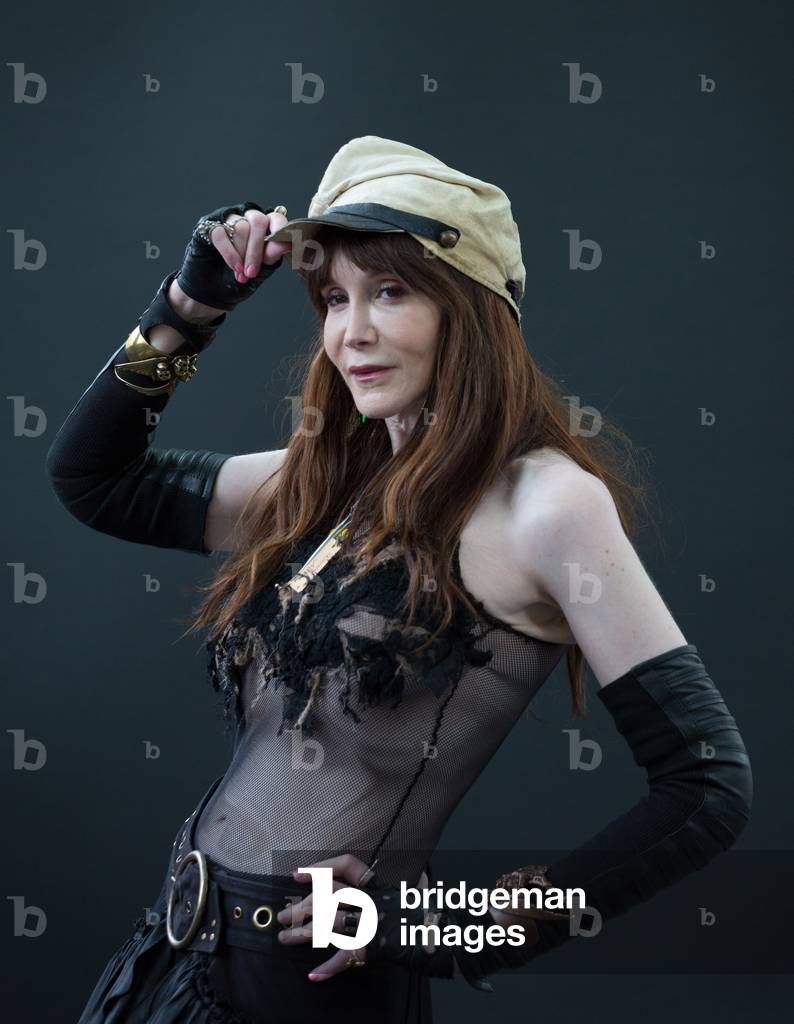 Laura Albert (photo)