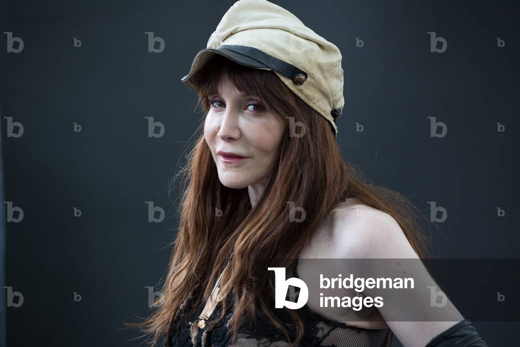 Laura Albert (photo)