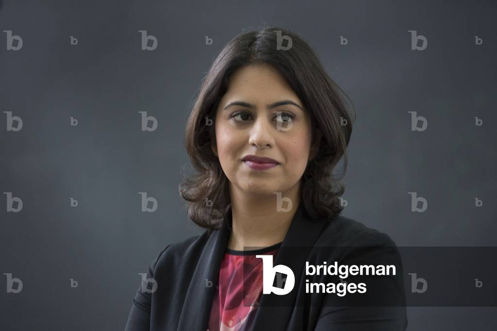 Sara Khan (photo)