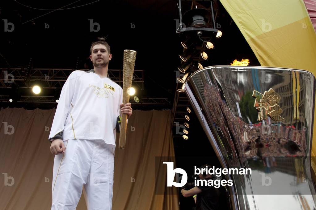 Ross Morrison torch bearer Olympic Torch Relay George Square 8th Jun 2012 (photo)