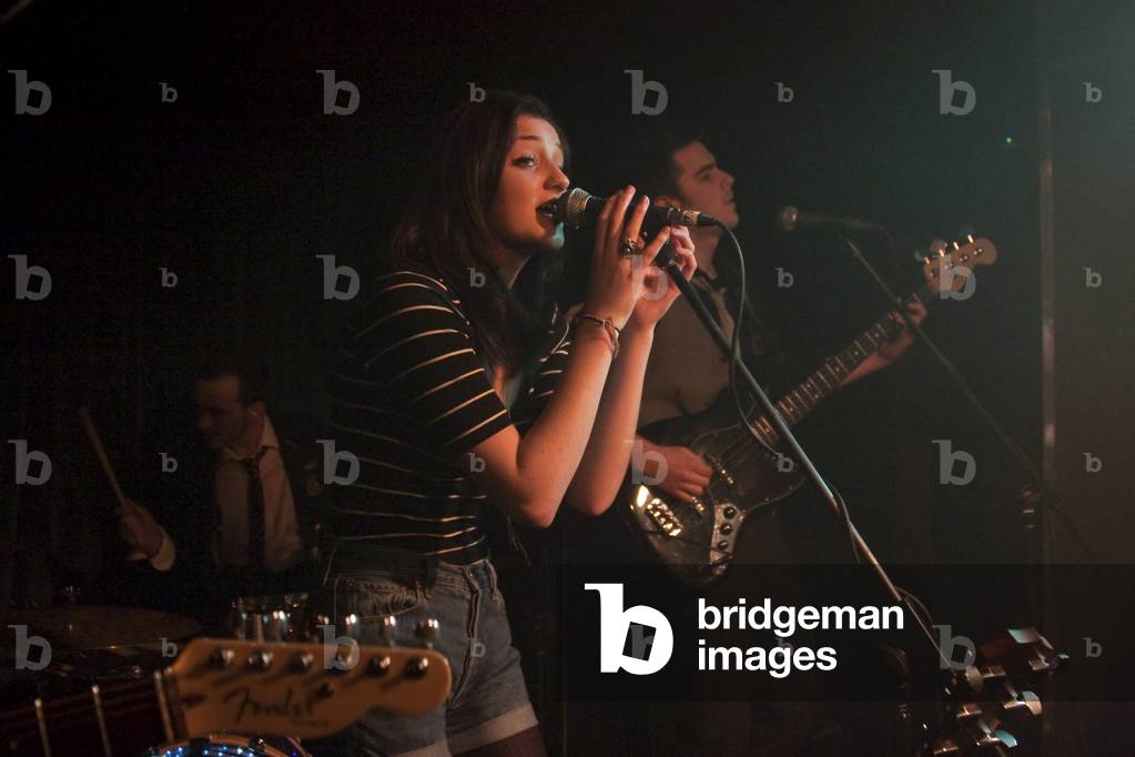 Pearl and the Puppets (photo)