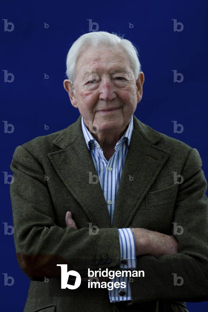 Sandy Gall at Edinburgh International Book Festival 2012 (photo)