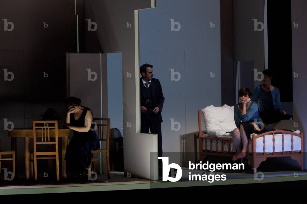 Johanna Wokalek and co. in 'Charlotte Salomon', 2014