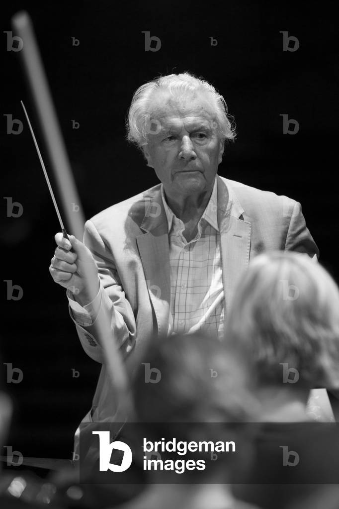 Colin Davis conducting the Gustav Mahler Youth Orchestra