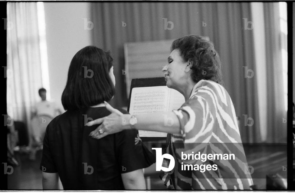 Galina Vishnevskaya giving a masterclass, 1990