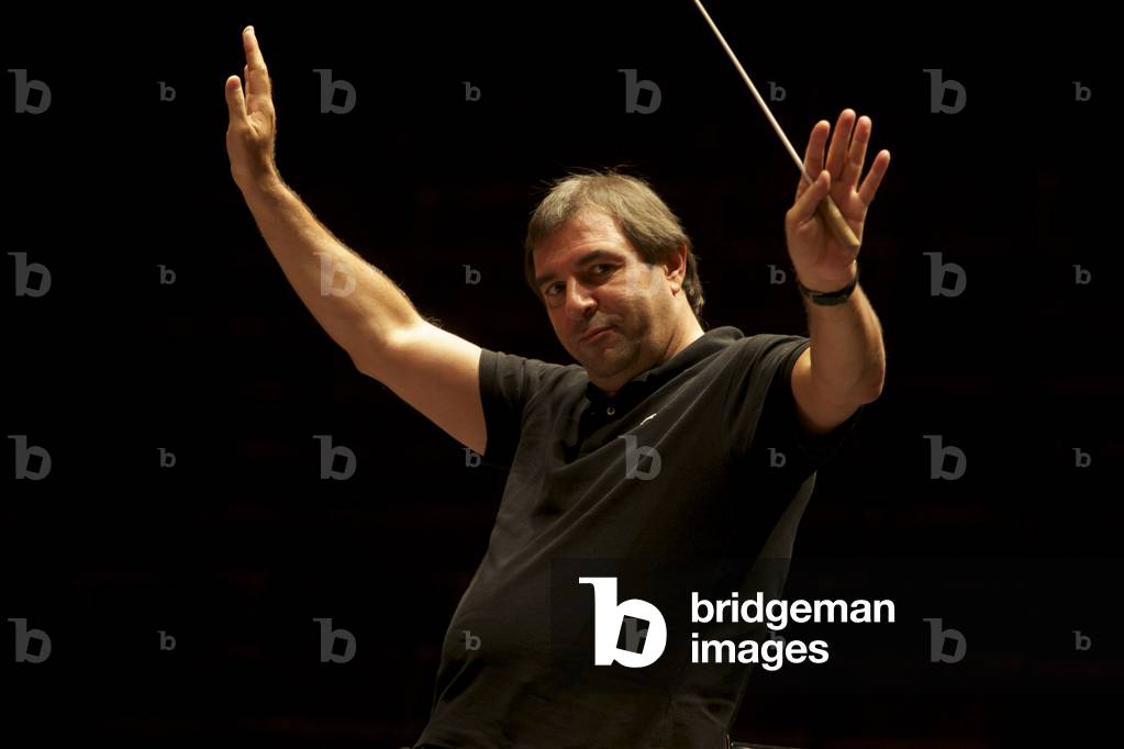 Daniele Gatti conducting the GMJO in Salzburg 2012
