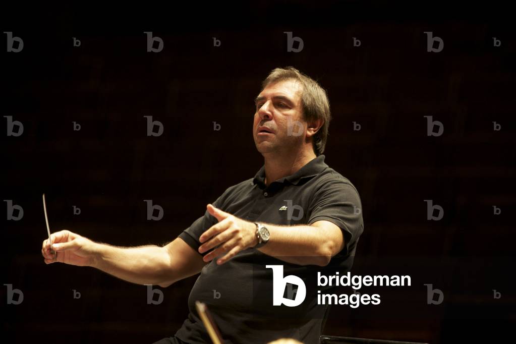 Daniele Gatti conducting the GMJO in Salzburg 2012