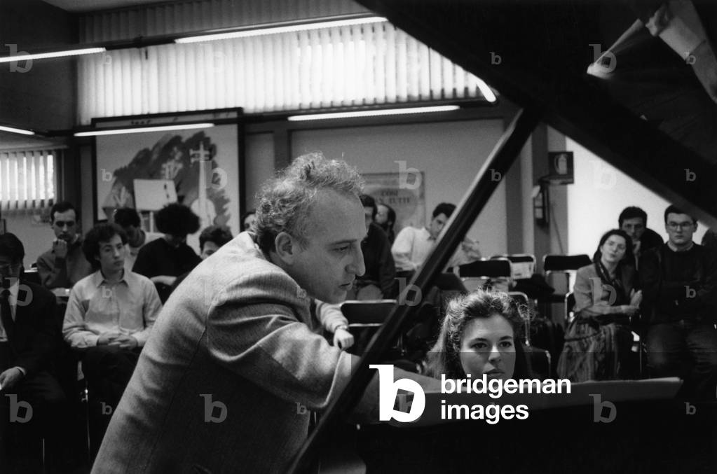 Maurizio Pollini teaching a