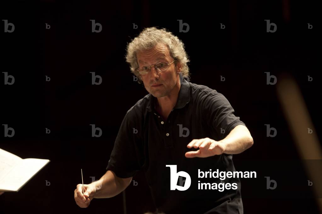 Franz Welser Möst conducting