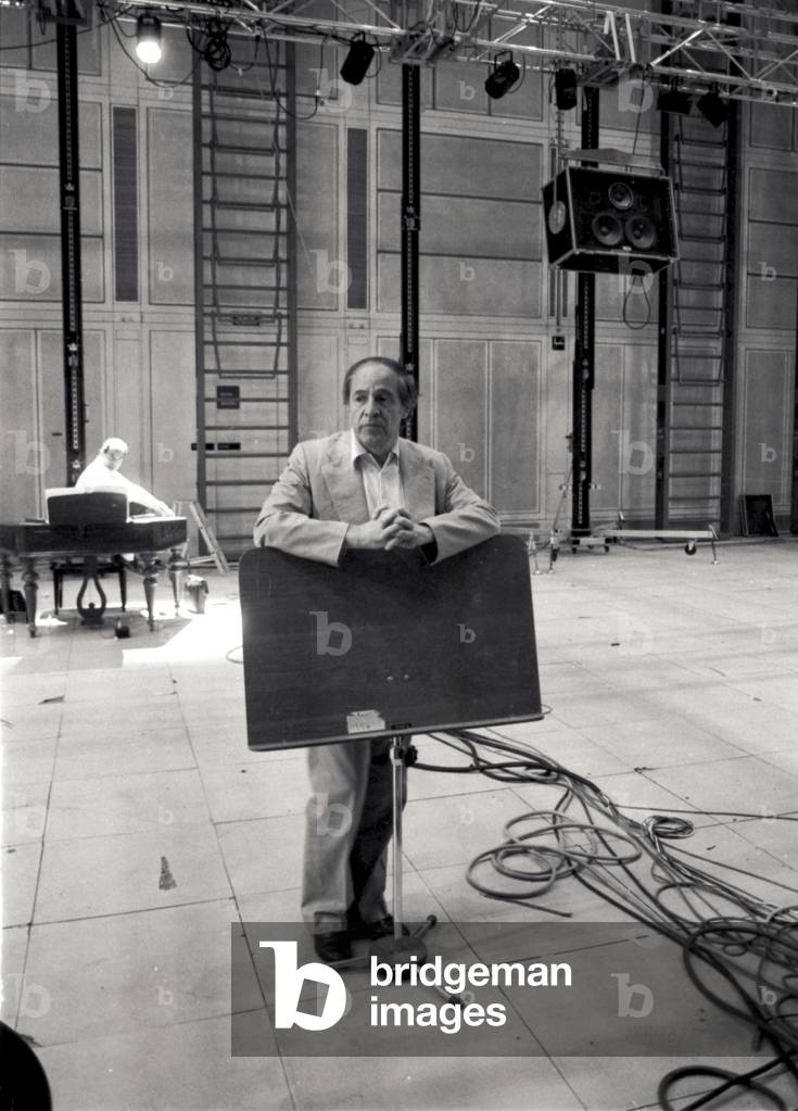 Pierre Boulez recording his