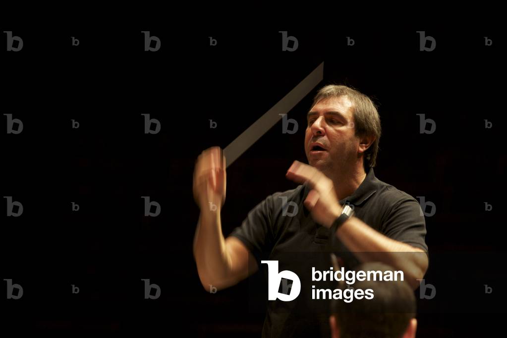 Daniele Gatti conducting the GMJO in Salzburg 2012