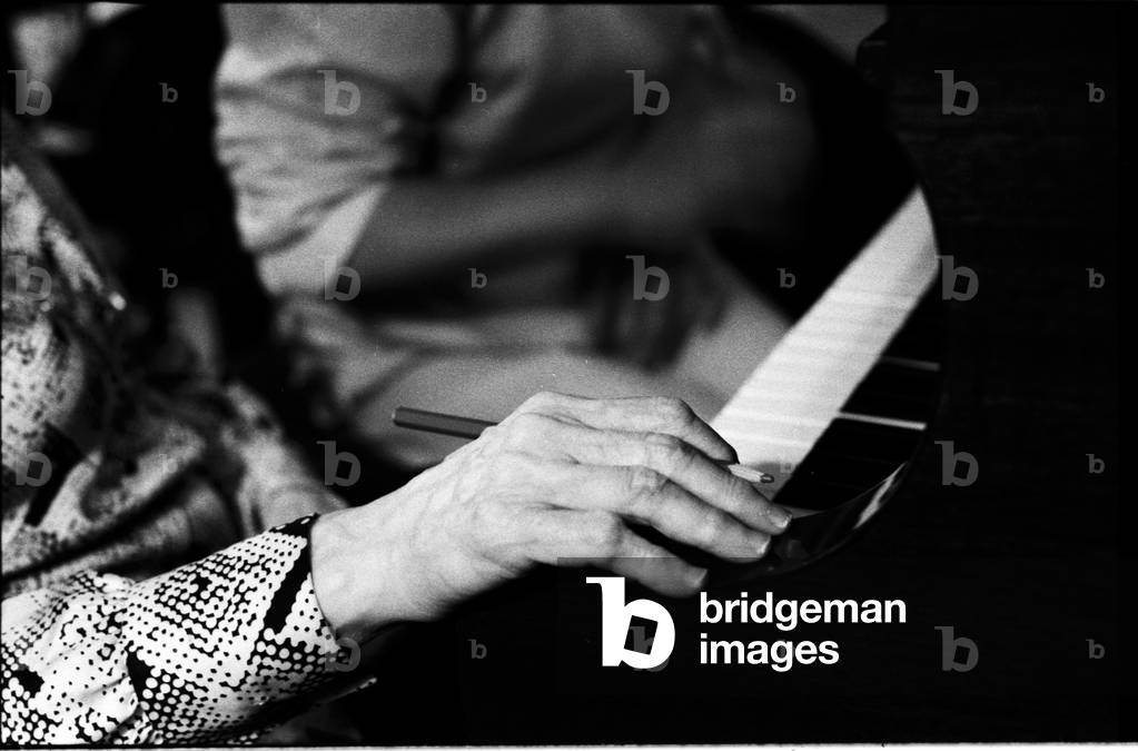 Yvonne Lefébure giving piano class, 1983