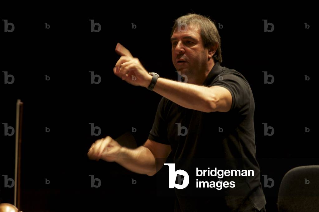Daniele Gatti conducting the GMJO in Salzburg 2012
