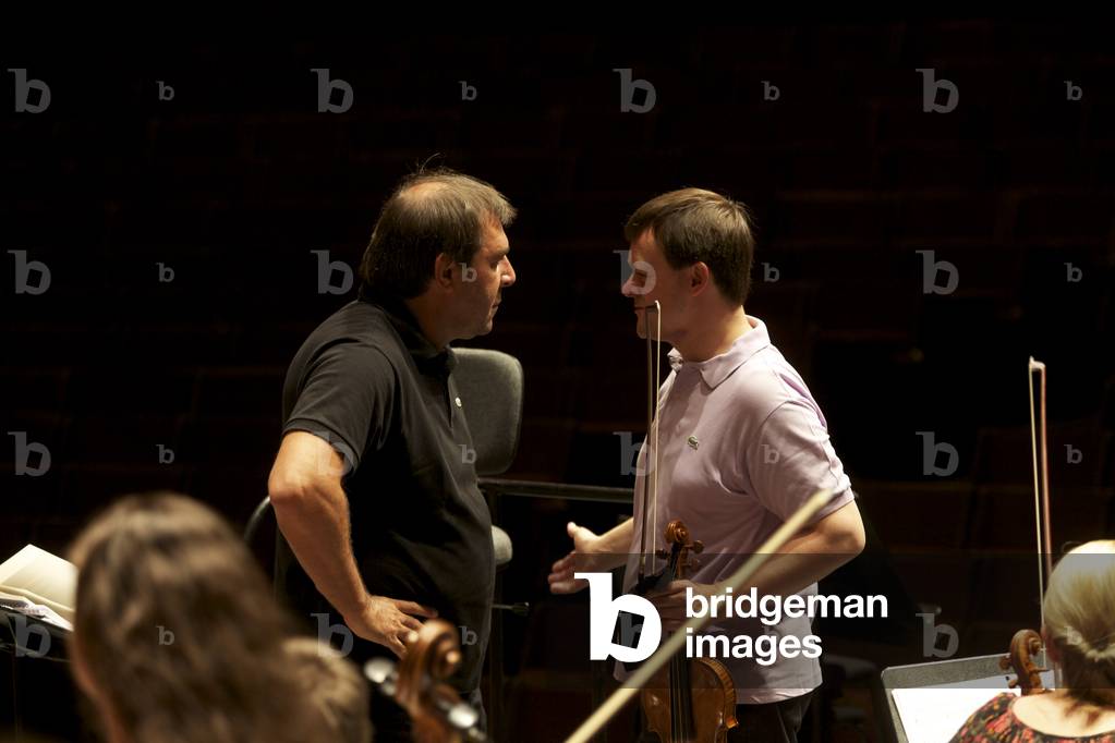 Daniele Gatti conducting Gustav Mahler Youth Orchestra
