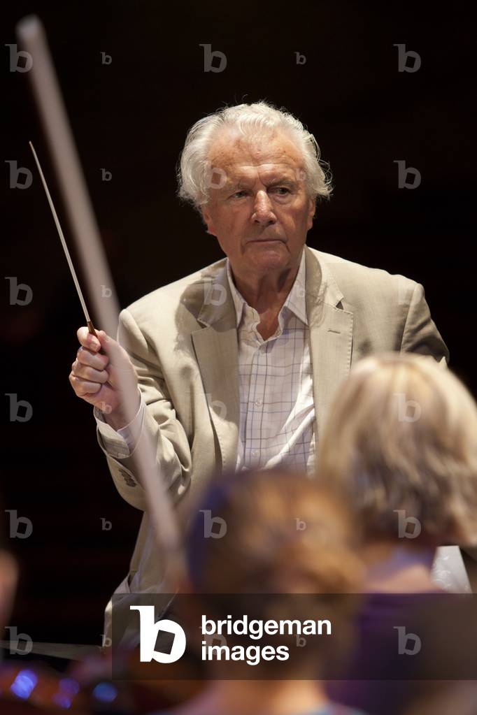 Colin Davis conducting the Gustav Mahler Youth Orchestra