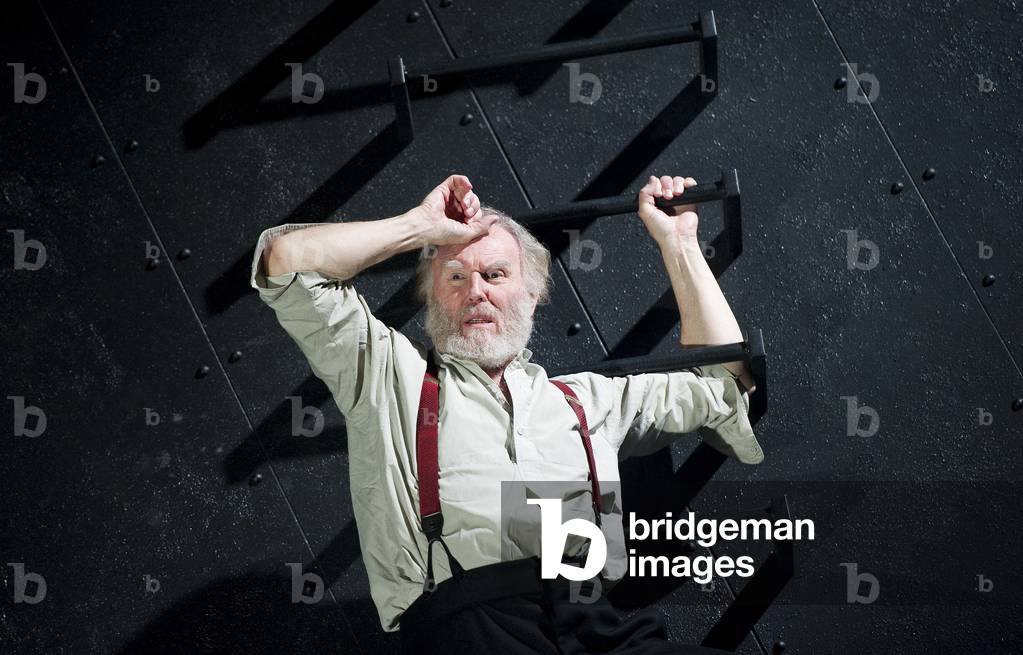King Lear - Tim Pigott-Smith as King Lear (photo)