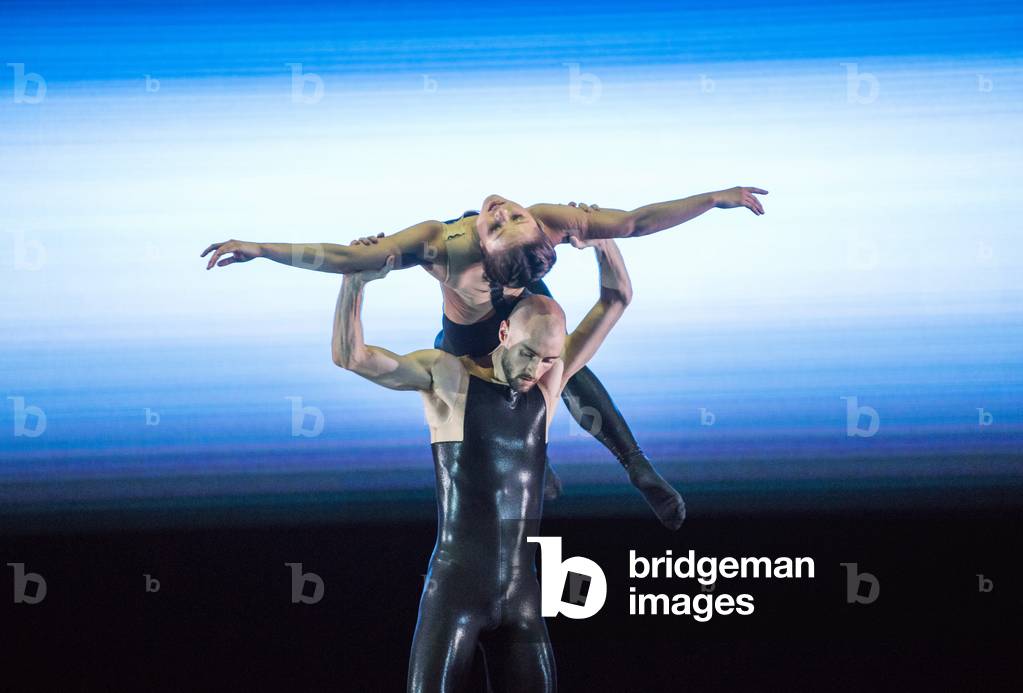 8 Minutes by Alexander Whitley (photo)