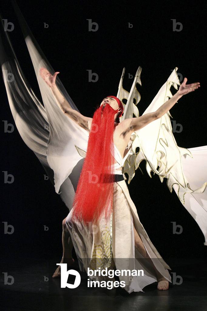 'Oath - Midnight Rain' - production by the Beijing Modern Dance Company at the Linbury Studio, Royal Opera House, (photo)