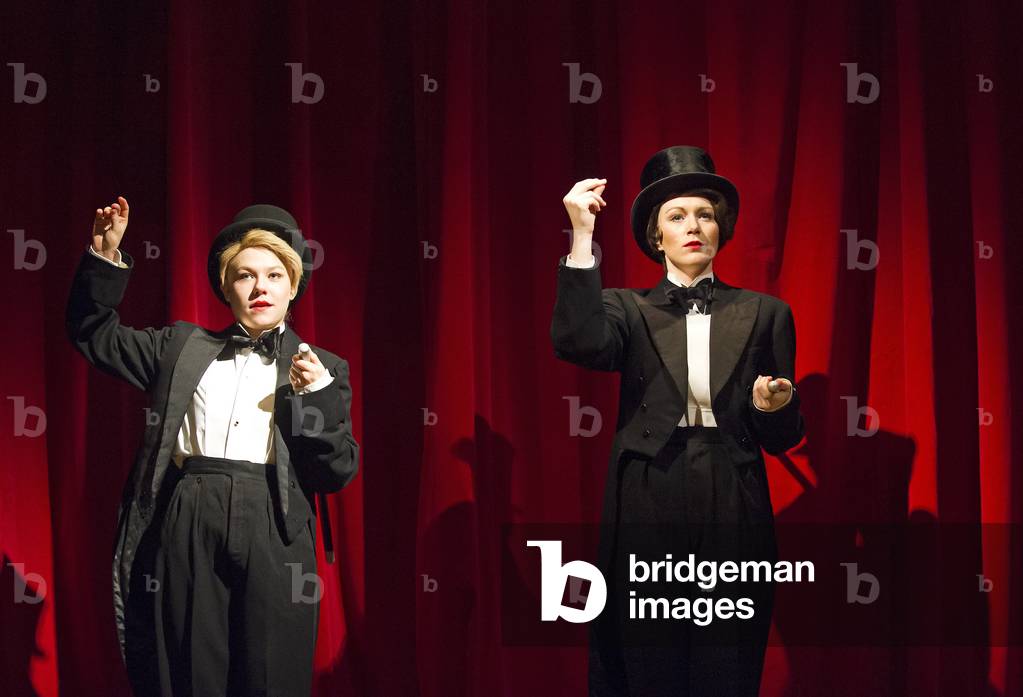 Tipping The Velvet (photo)