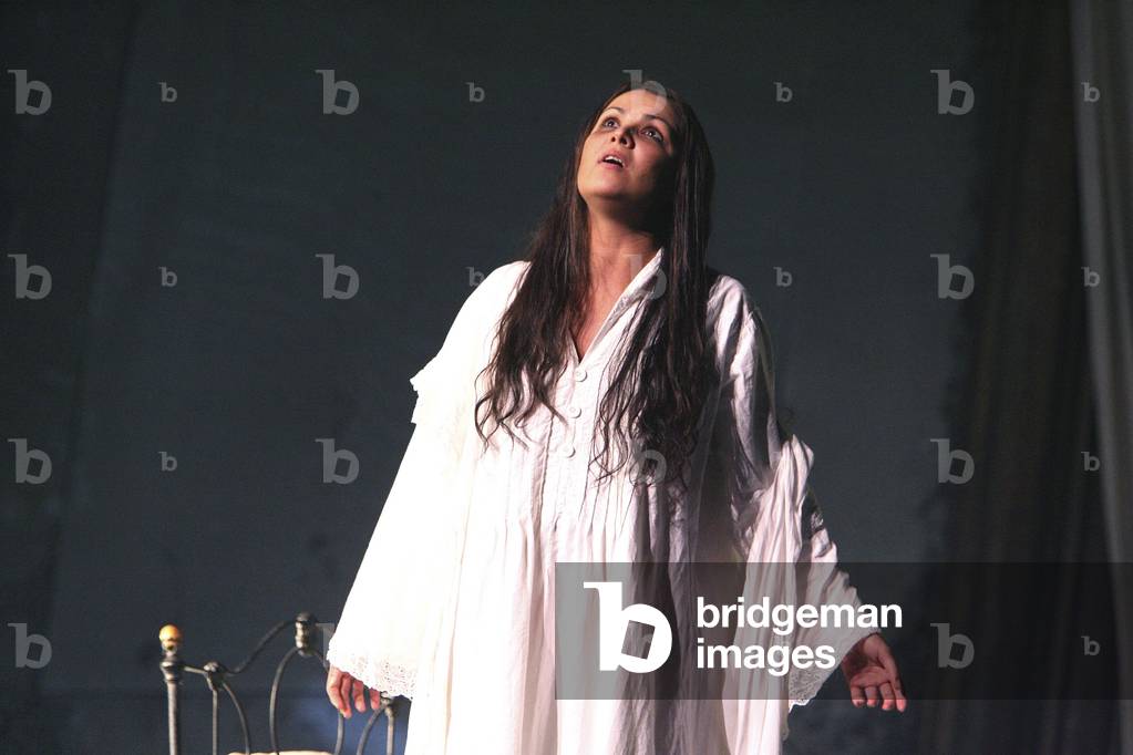 Anna Netrebko, La Traviata  by Giuseppe Verdi (photo)