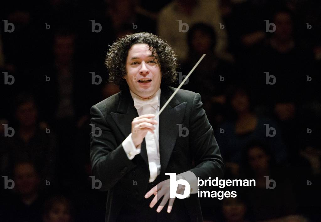 G. Dudamel conducts the Los Angeles Philharmonic (photo)