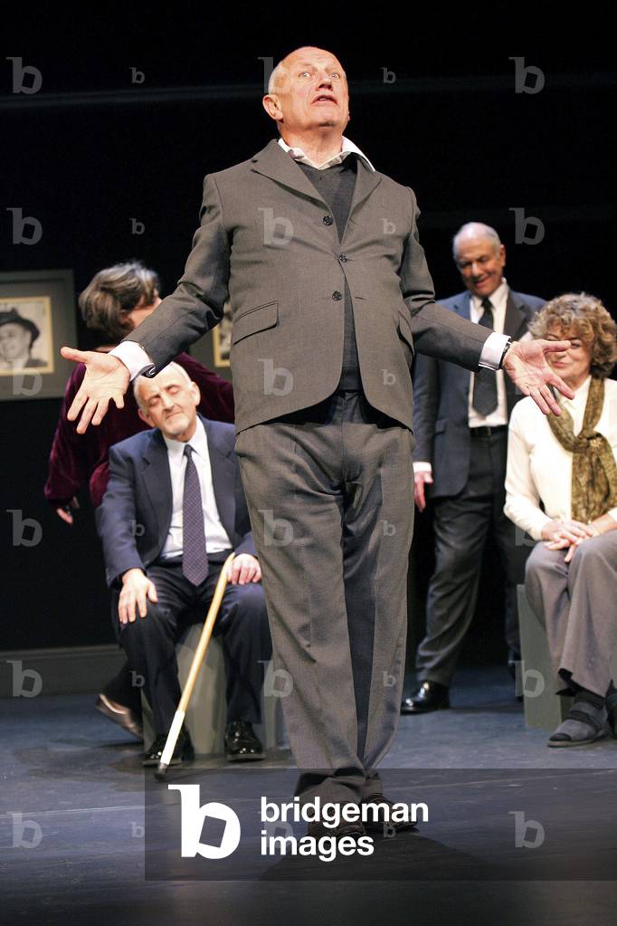 Steven Berkoff 's play (photo)