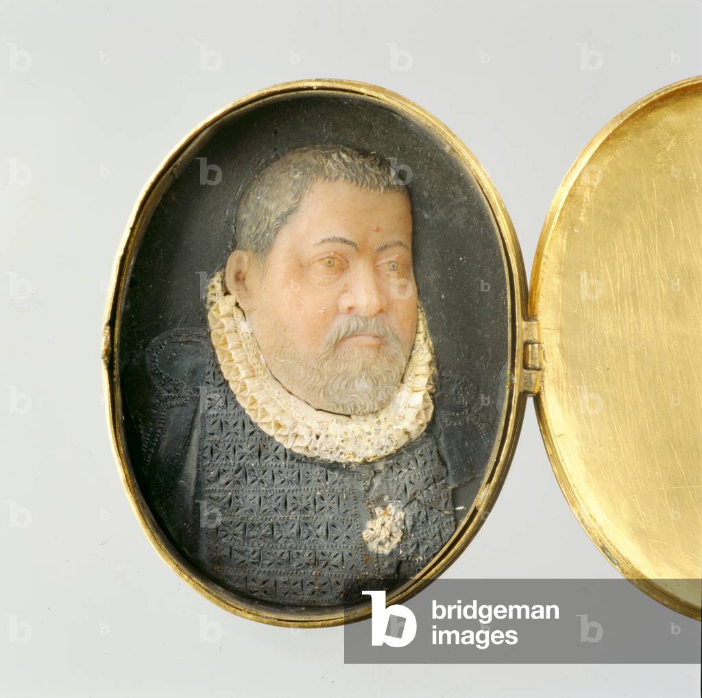 Locket containing wax miniature portrait of Landgrave Wilhelm IV (wax and gold plated silver) (see also 312134 and 312135)