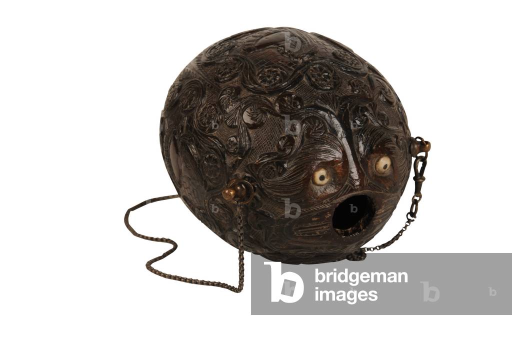 Carved coconut powder flask bugbear, Spanish Colonial, c.1800 (coconut)