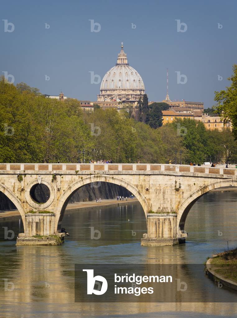 Ponte Sisto over Tiber river, Rome, Italy