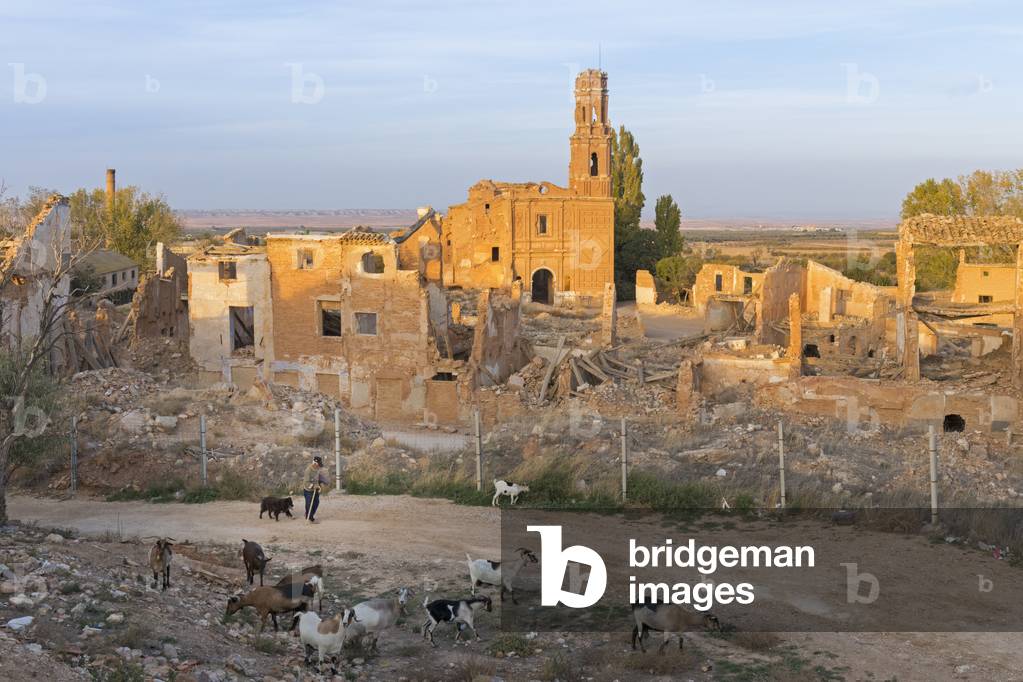 Ruins of Belchite, Zaragoza Province, Aragon, Spain (photo)