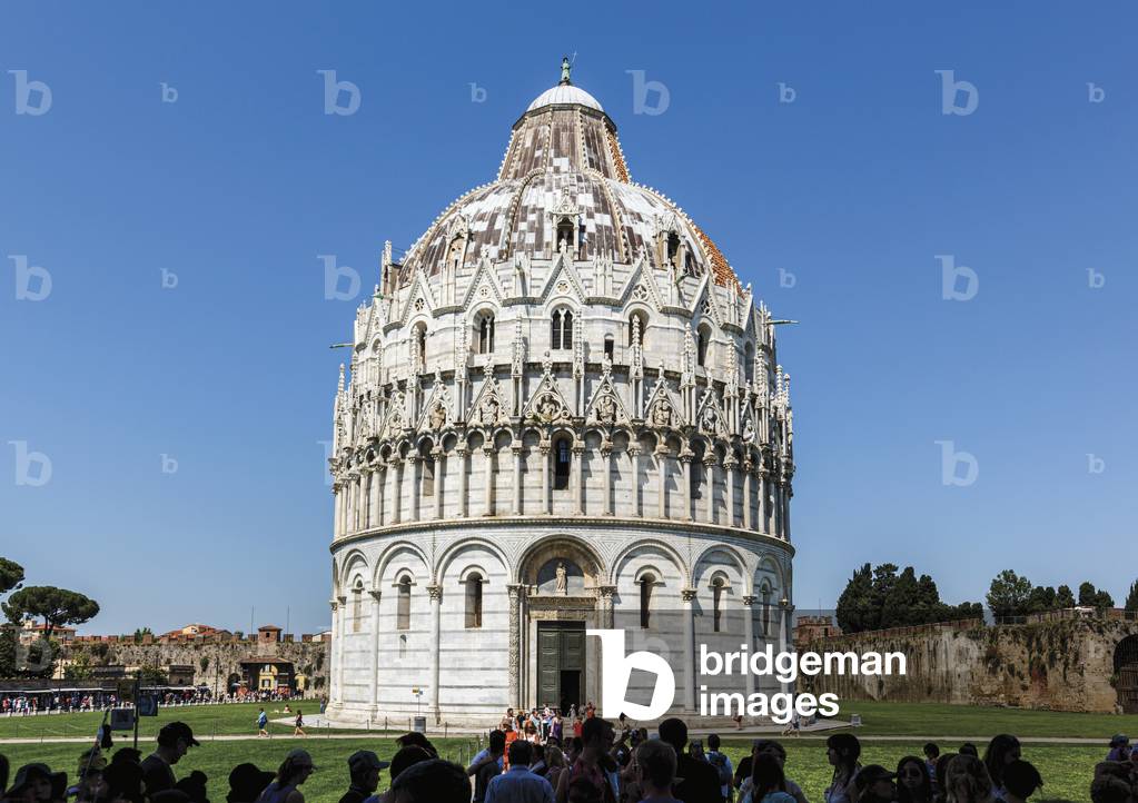 The Baptistery in Campo dei Miracoli. (photo)