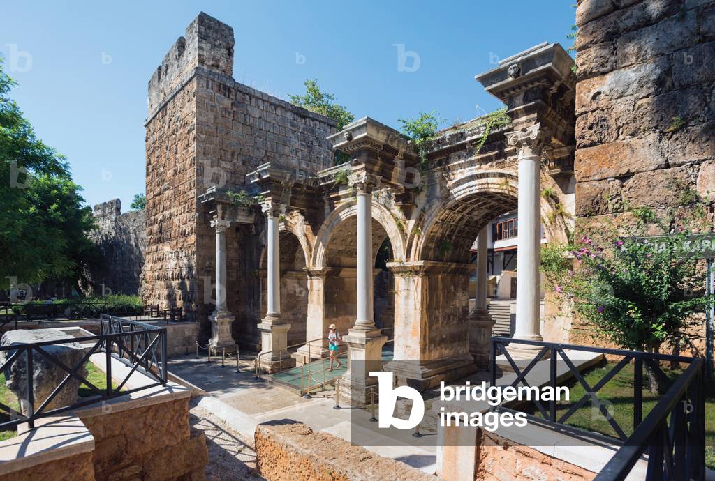 Hadrian's Gate, Antalya, Turkey (photo)