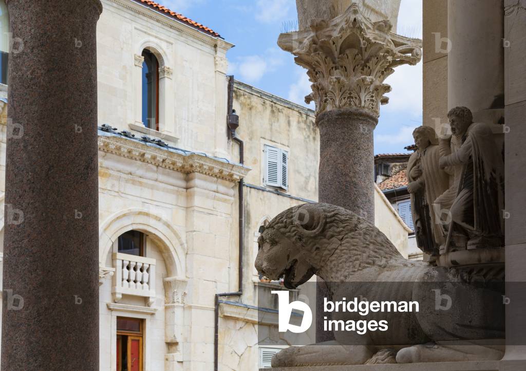 Peristyle or Perestil Square, Split, Croatia (photo)