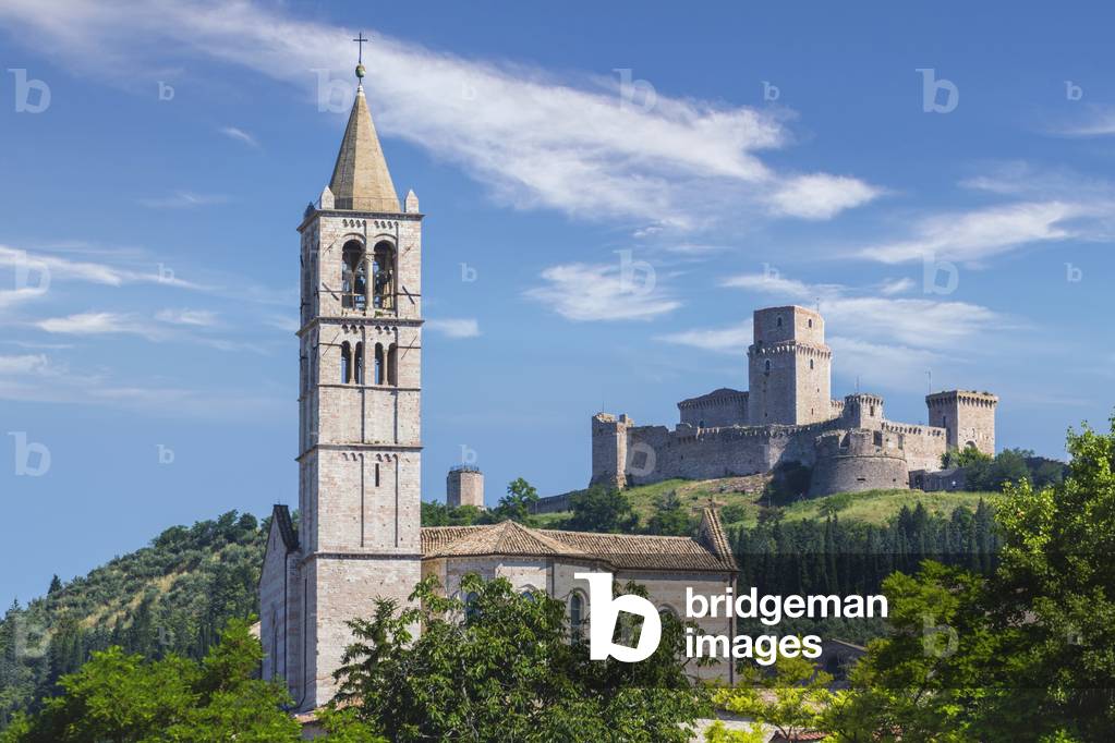 Basilica Santa Chiara and Rocca Maggiore, Assisi, Italy (photo)