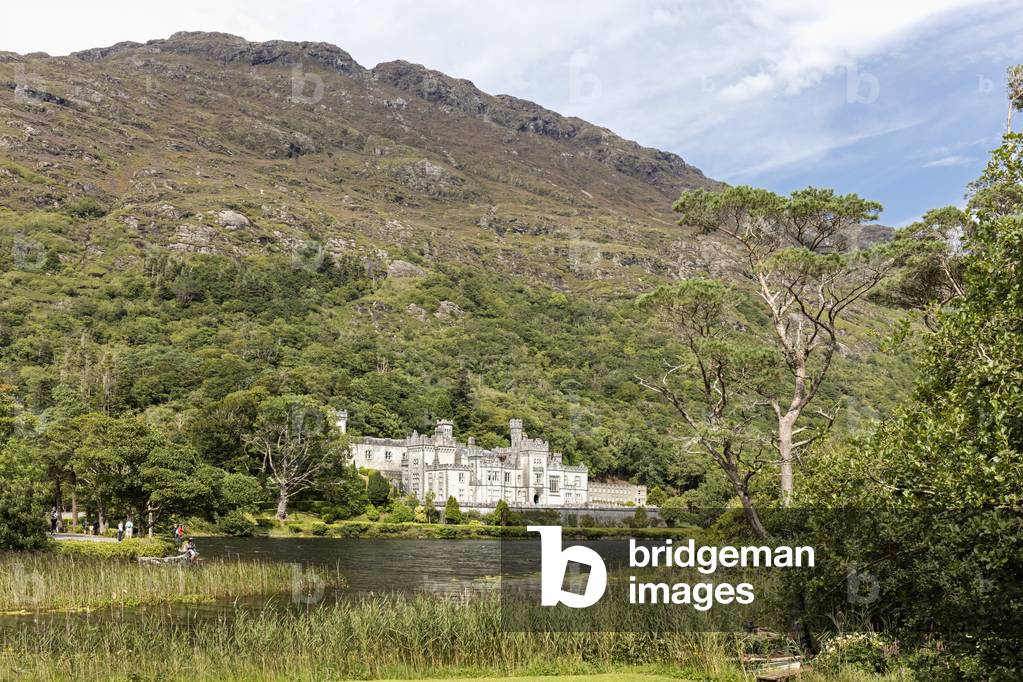 Benedictine monastery, Kylemore Abbey, County Galway, Ireland (photo)