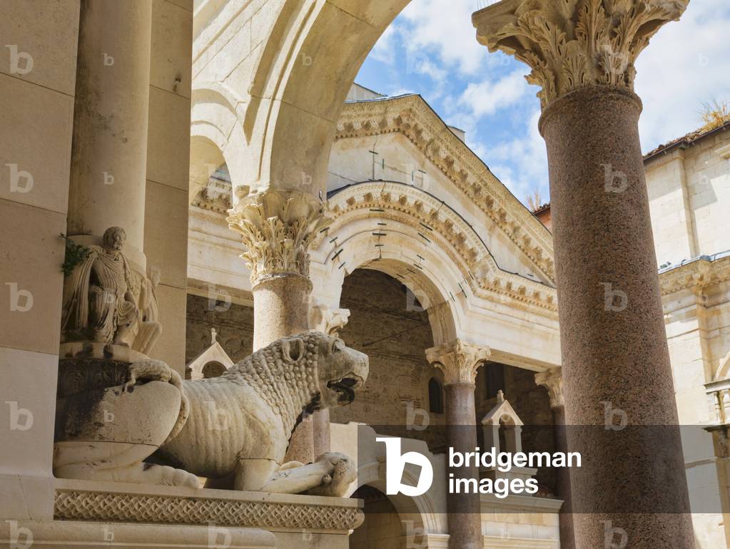 Peristyle or Perestil Square, Split, Dalmatian Coast, Croatia (photo)