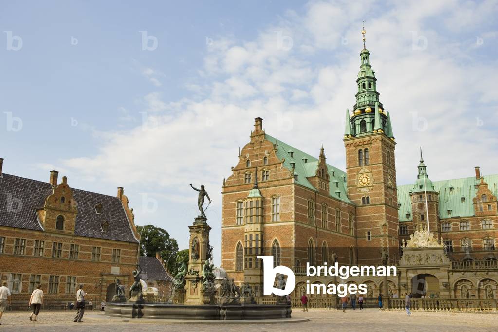 Frederiksborg Castle, Hillerod, Denmark (photo)