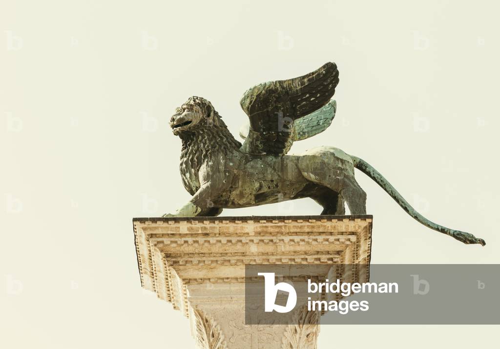 Lion of Venice statue, Venice, Italy (photo)