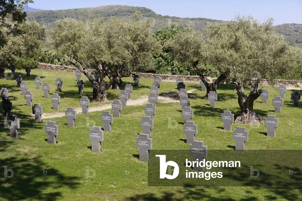 German military cemetery, Spain (photo)