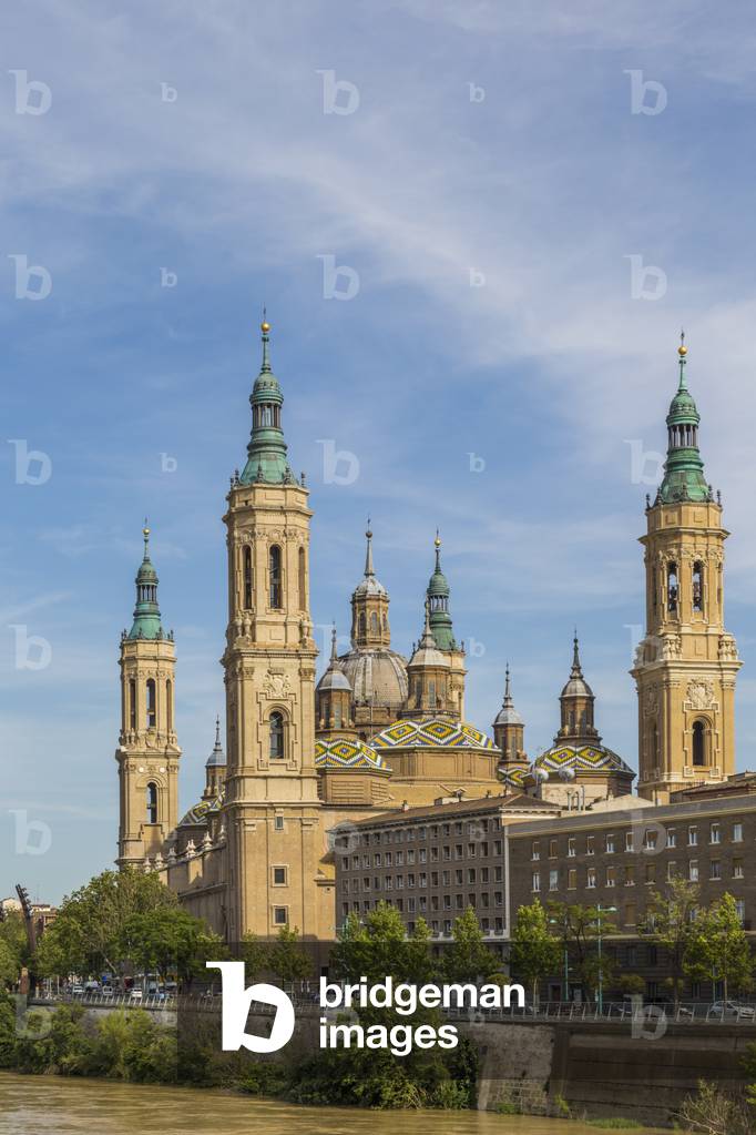 Basilica de Nuestra Señora del Pilar, or Our Lady of the Pillar, seen across the Ebro River, Zaragoza, Zaragoza Province, Aragon, Spain (photo)