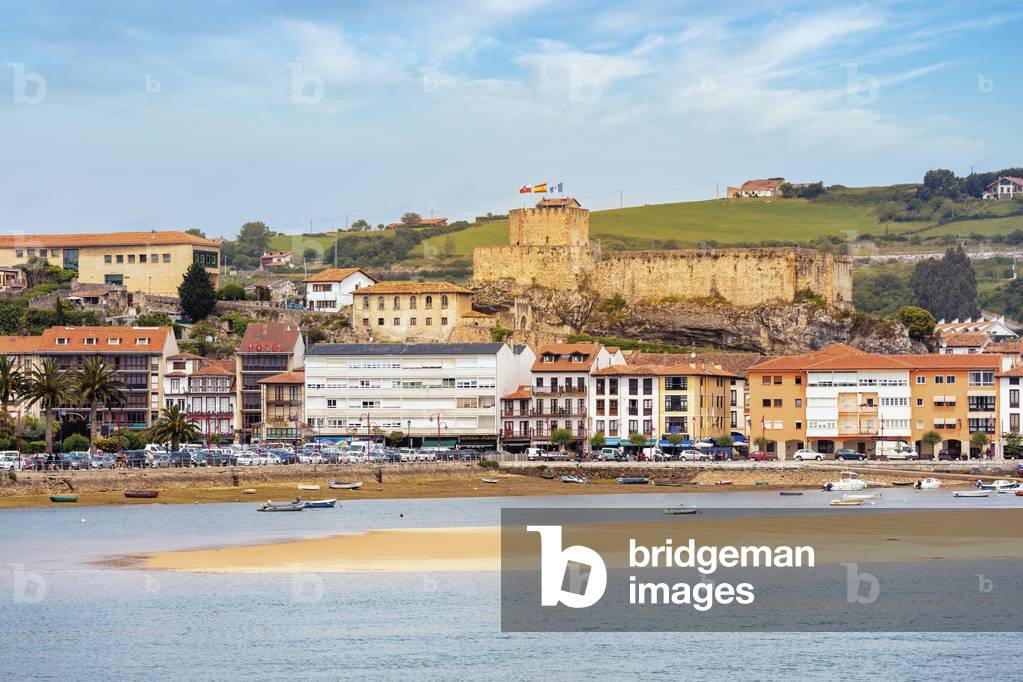 San Vicente de la Barquera, Cantabria, Spain, The castle (photo)