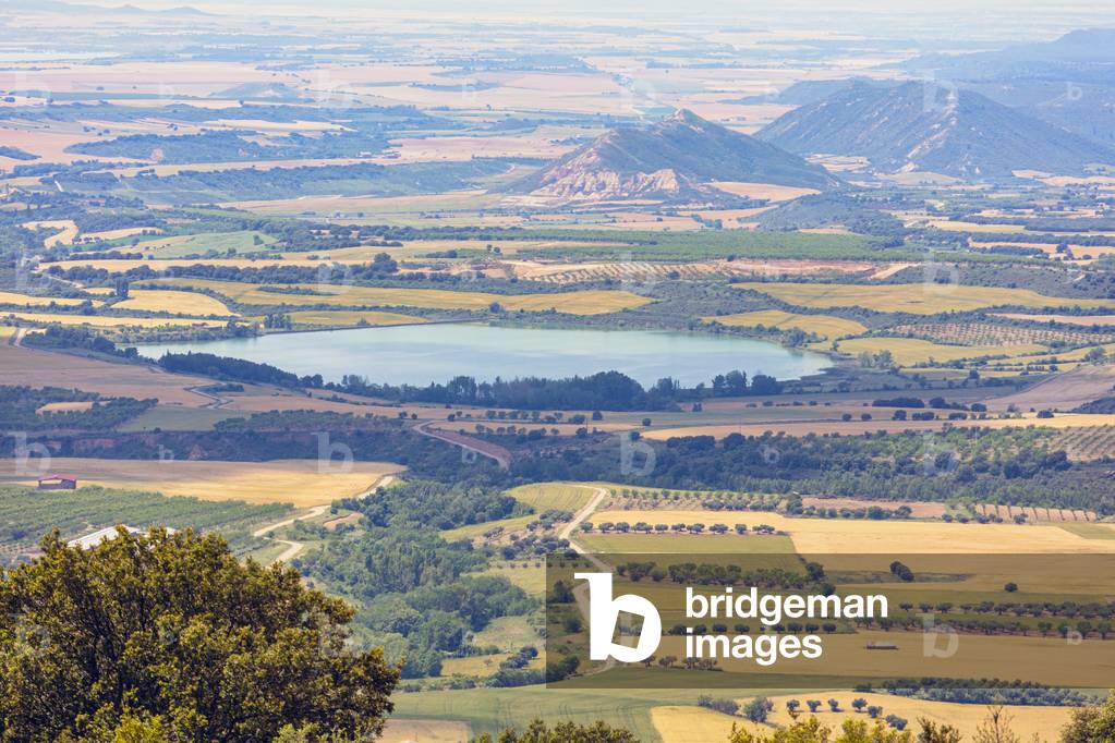 Las Navas reservoir, near Loarre, Spain (photo)