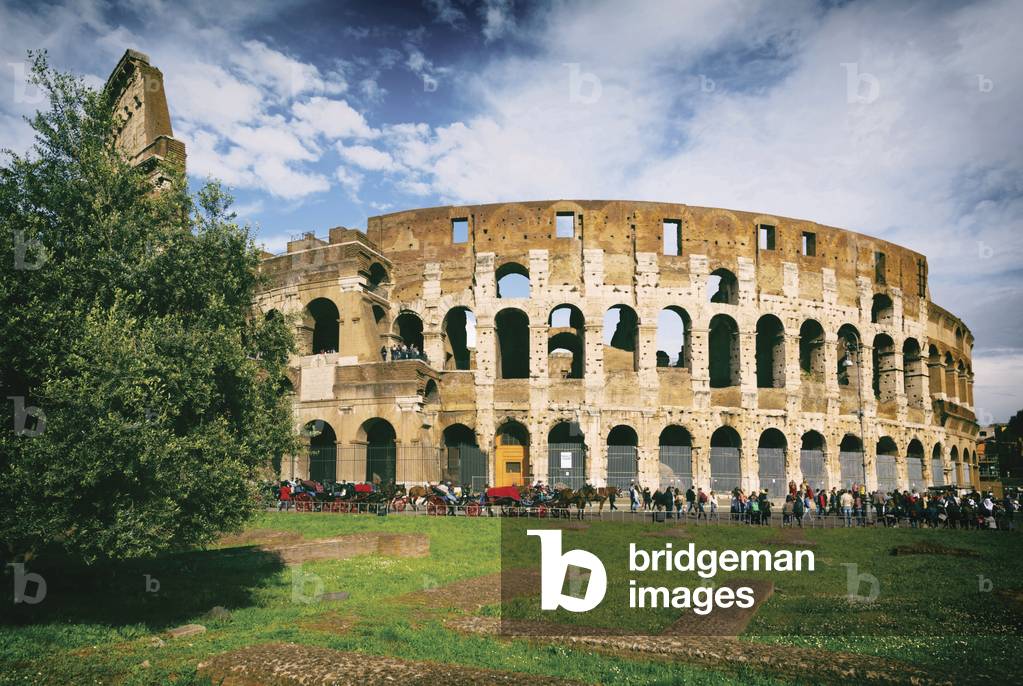 Exterior of the Colosseum, Rome, Italy (photo)