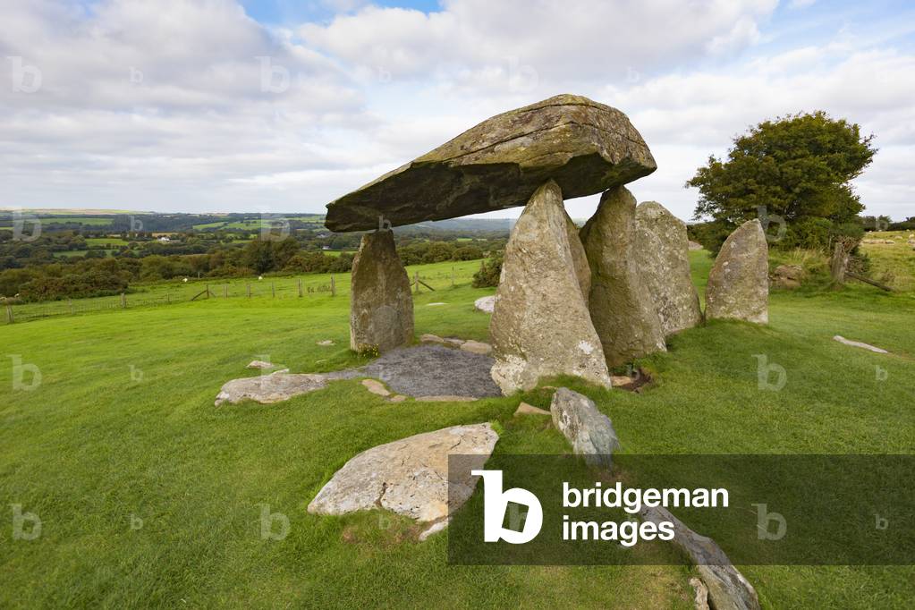 Pentre Ifan burial chamber, Wales (photo)