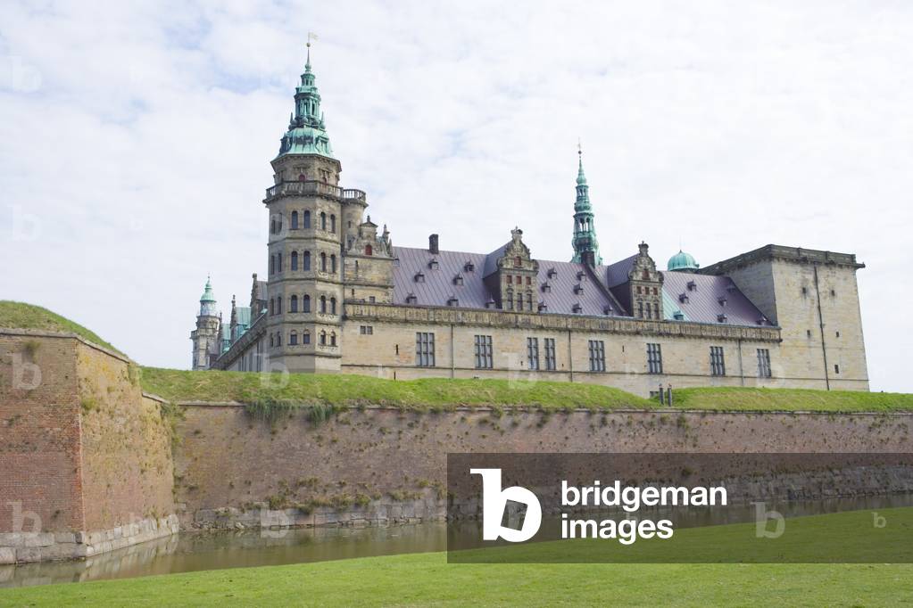 View of Kronborg Castle, originally built 1577-88, rebuilt 1635-40 (photo)