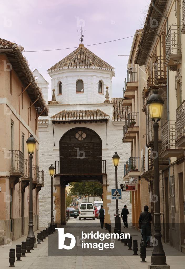 City gate at the end of Calle Real (photo)