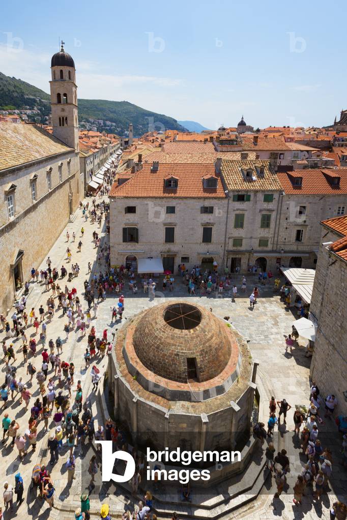 Dubrovnik, Dubrovnik-Neretva County, Croatia.  The Big Fountain of Onofrio.  The old city of Dubrovnik is a UNESCO World Heritage Site.